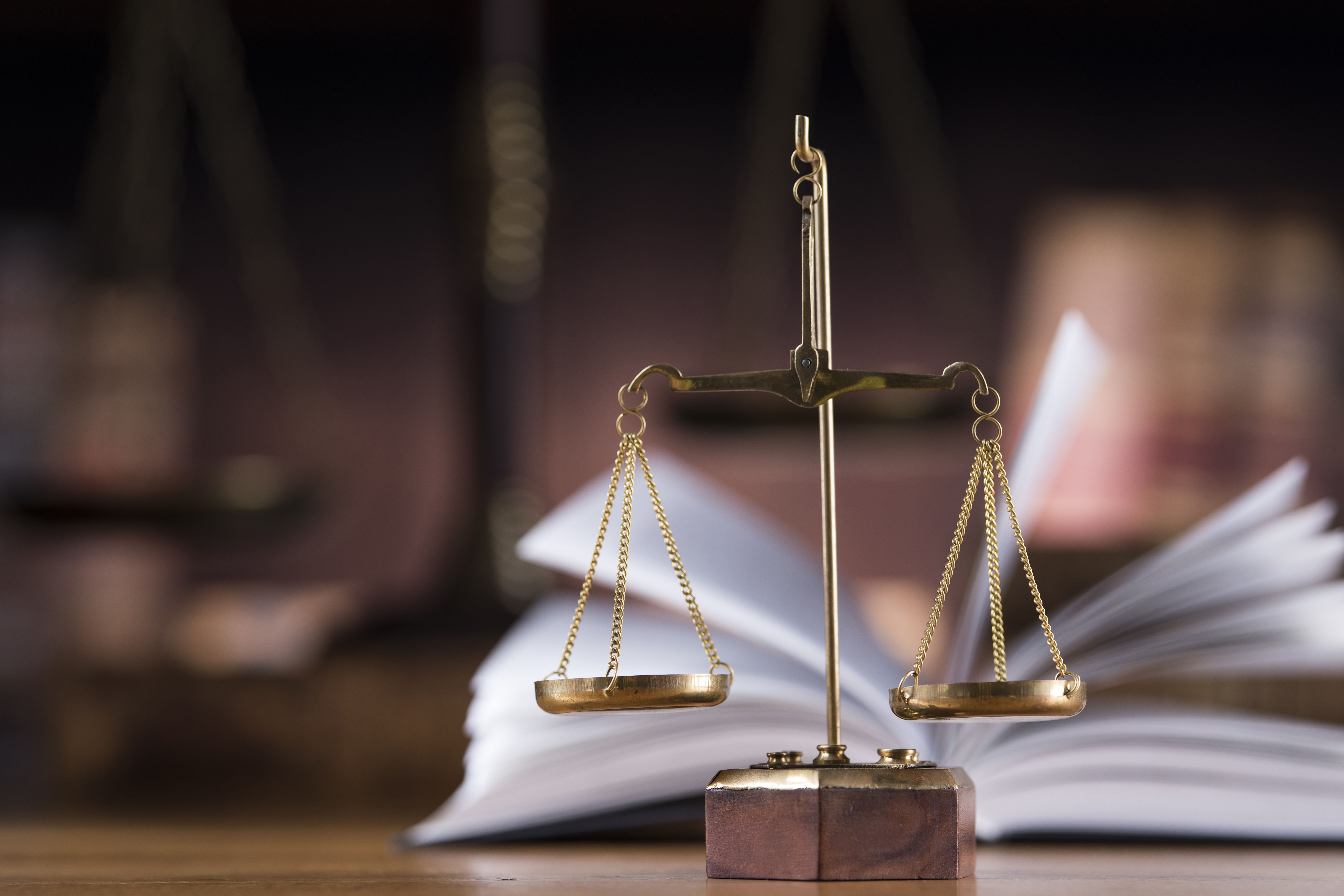 摄图网_303442579_司法尺度律大(企业商用).jpg 摄图网_303442579_司法尺度律大(企业商用).jpg