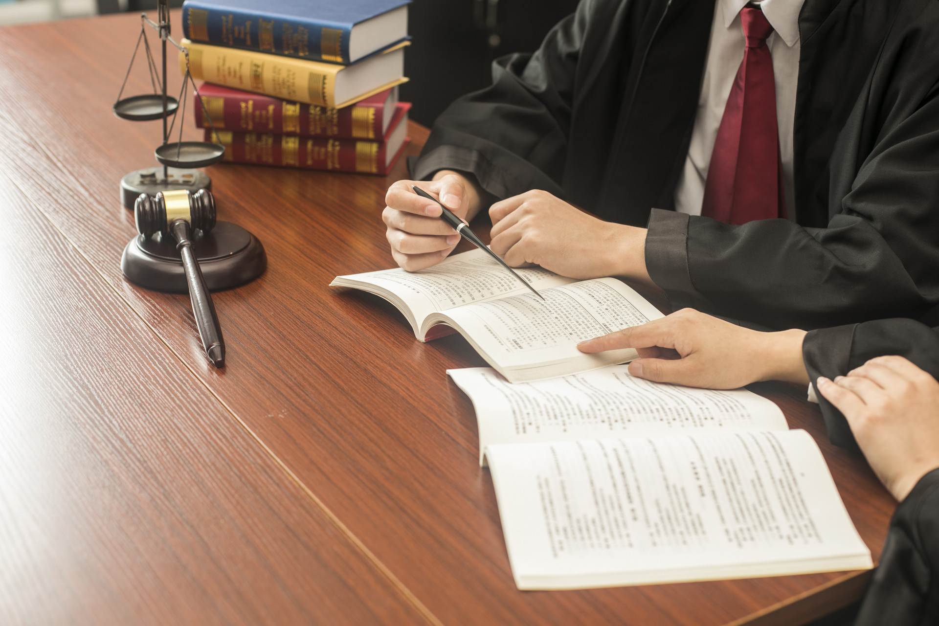 摄图网_500983732_banner_法治公平（企业商用）