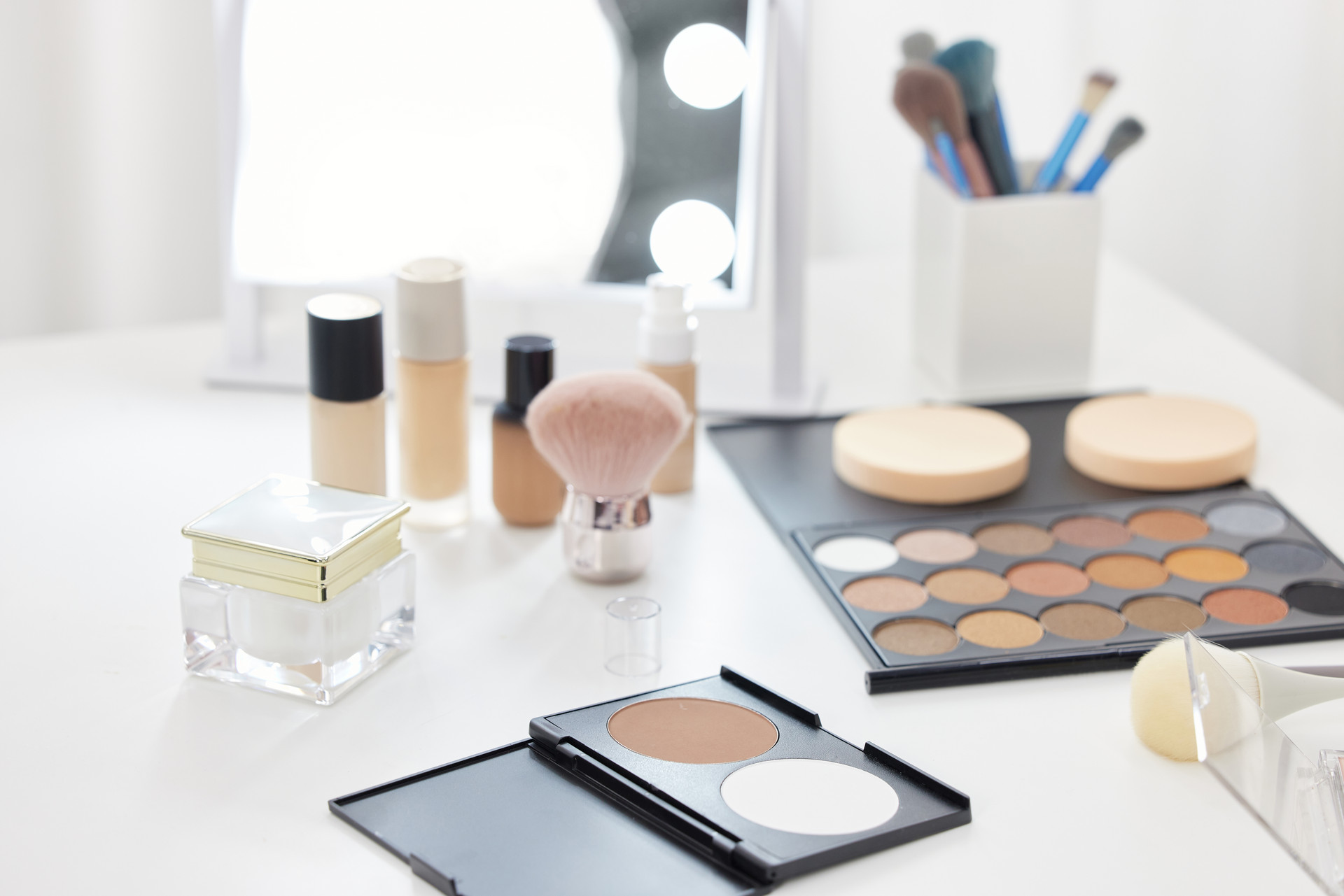 摄图网_507728392_banner_眼影化妆品（企业商用）