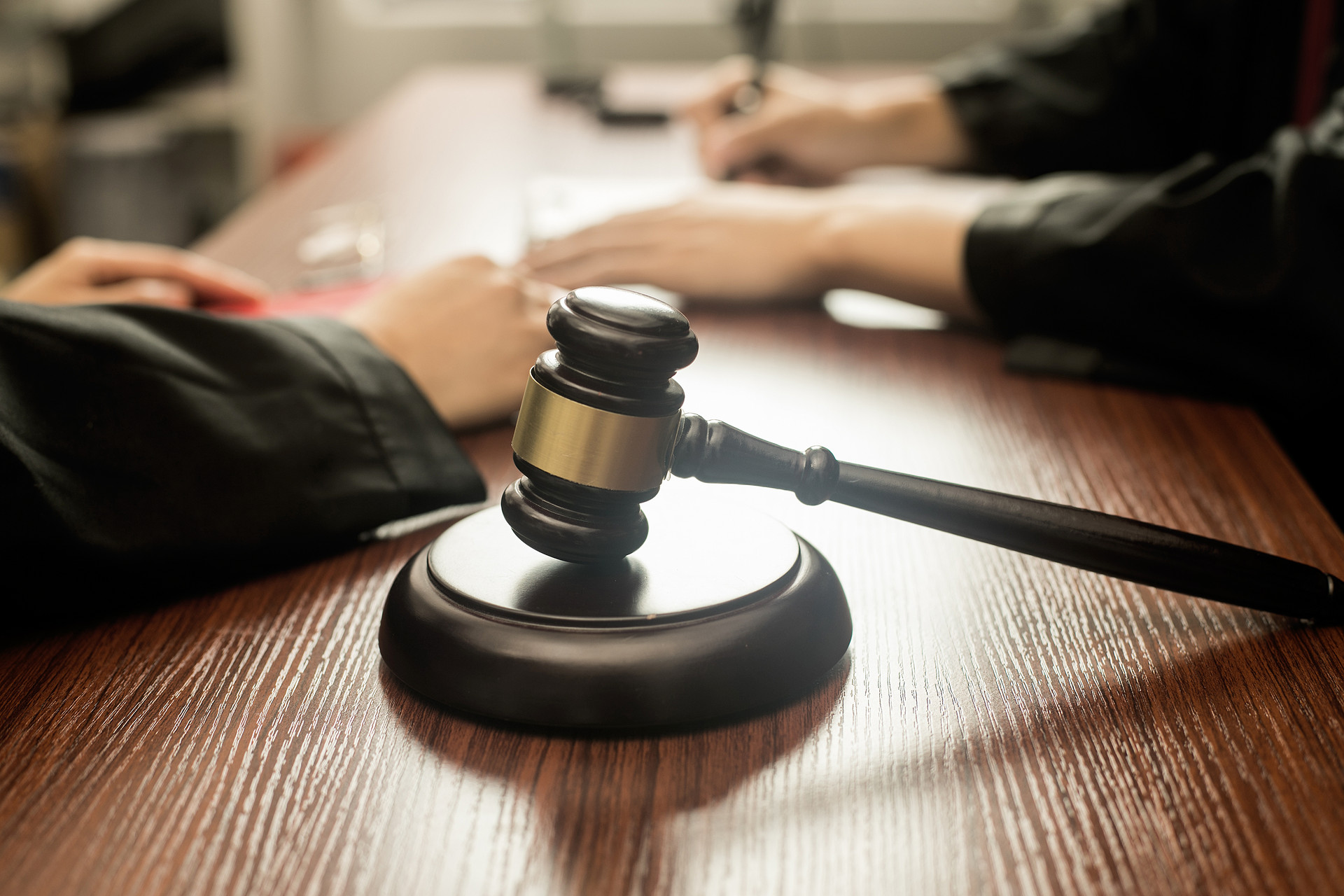 摄图网_500983874_banner_法治公平（企业商用）