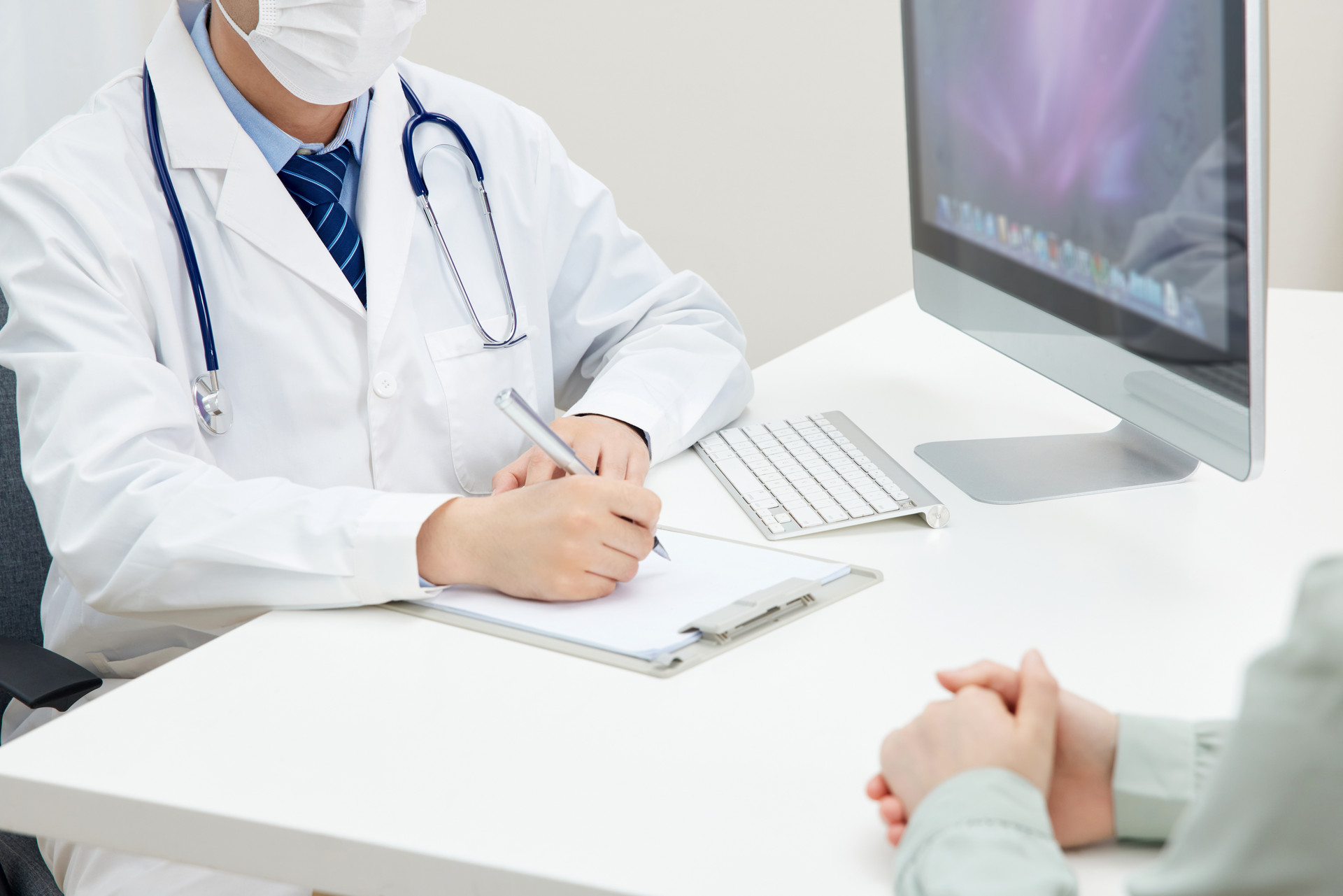 摄图网_502475393_banner_医生问诊形象（企业商用）